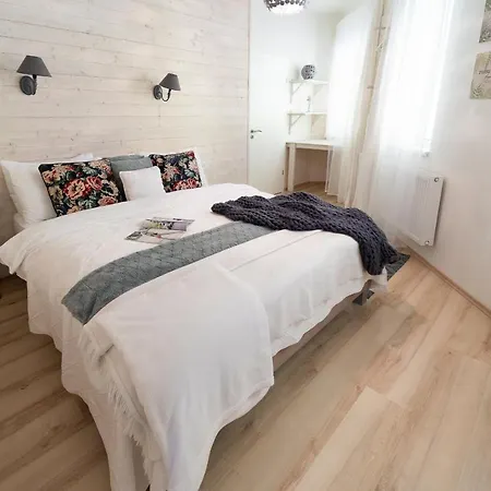 Magnolia Πανσιόν Nagykanizsa